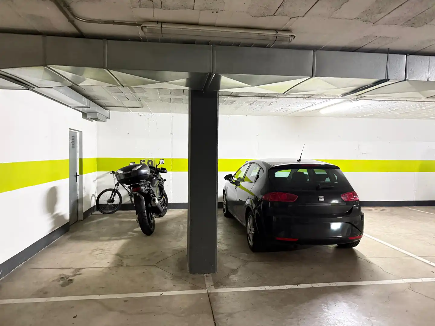 Aparcament de Pis en venda en Las Palmas de Gran Canaria amb Terrassa, Traster i Piscina comunitària