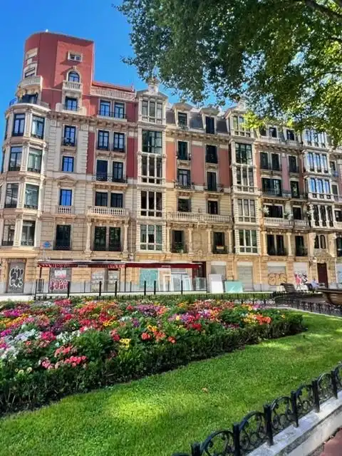 Vista exterior de Piso en venta en Bilbao  con Calefacción y Balcón