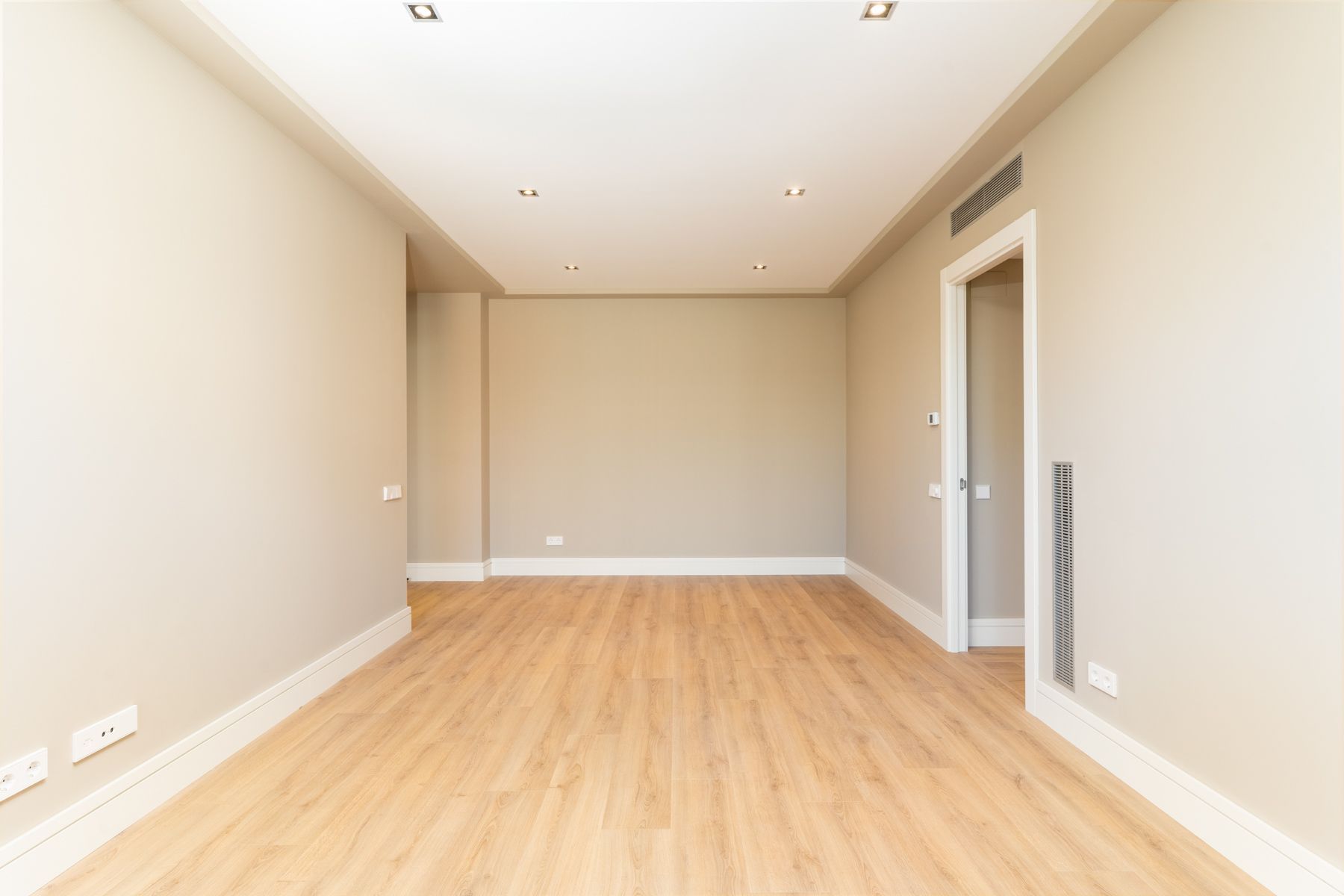 Piso de alquiler en  Barcelona Capital con Aire acondicionado, Calefacción y Jardín privado