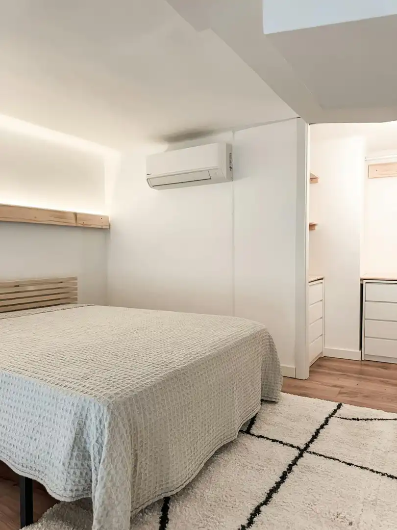 Schlafzimmer von Wohnung zur Miete in Barcelona mit Heizung, Möbliert und Waschmaschine