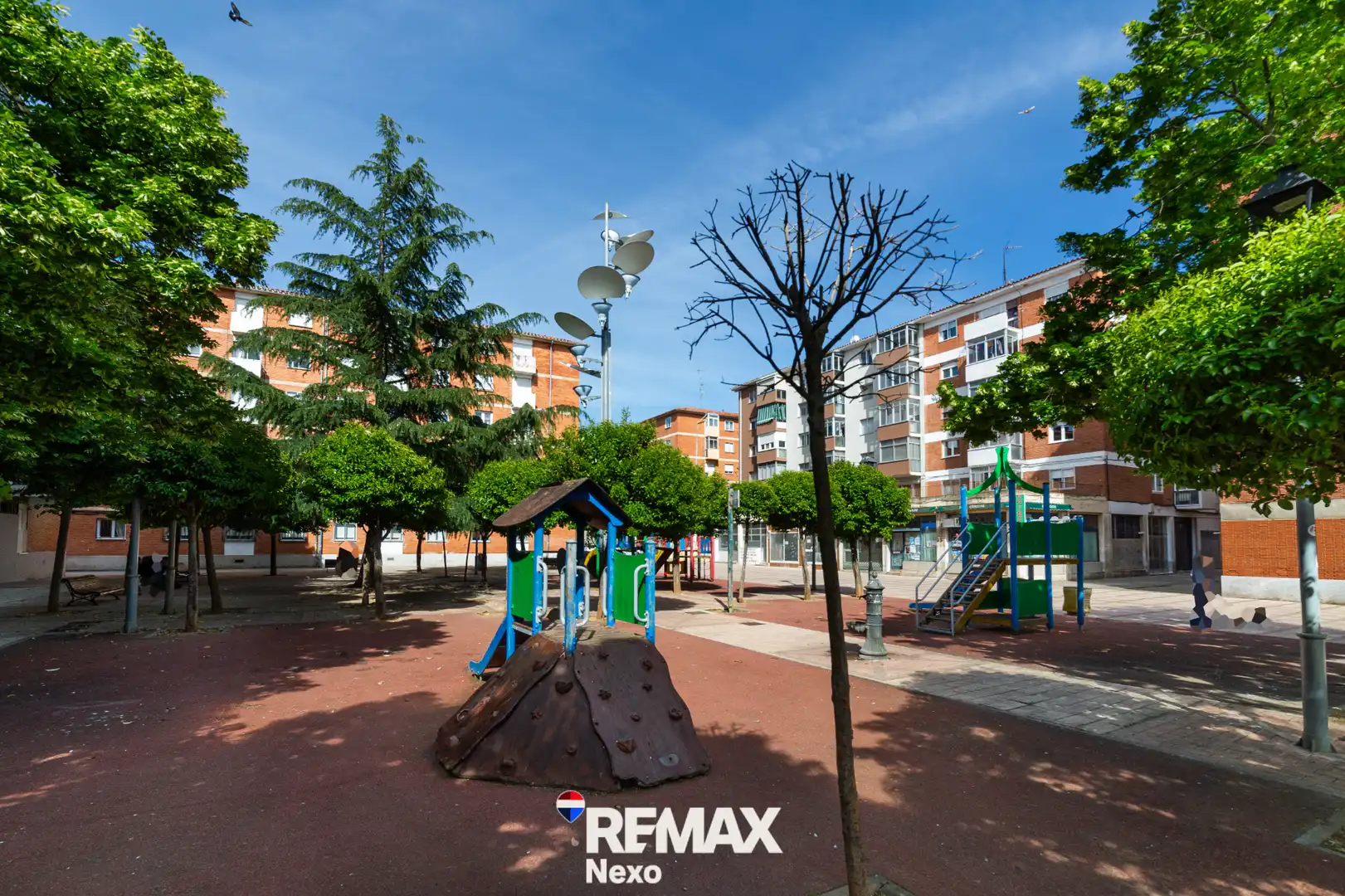 Exterior view of Flat for sale in Palencia  with Air Conditioner, Terrace and Storage room