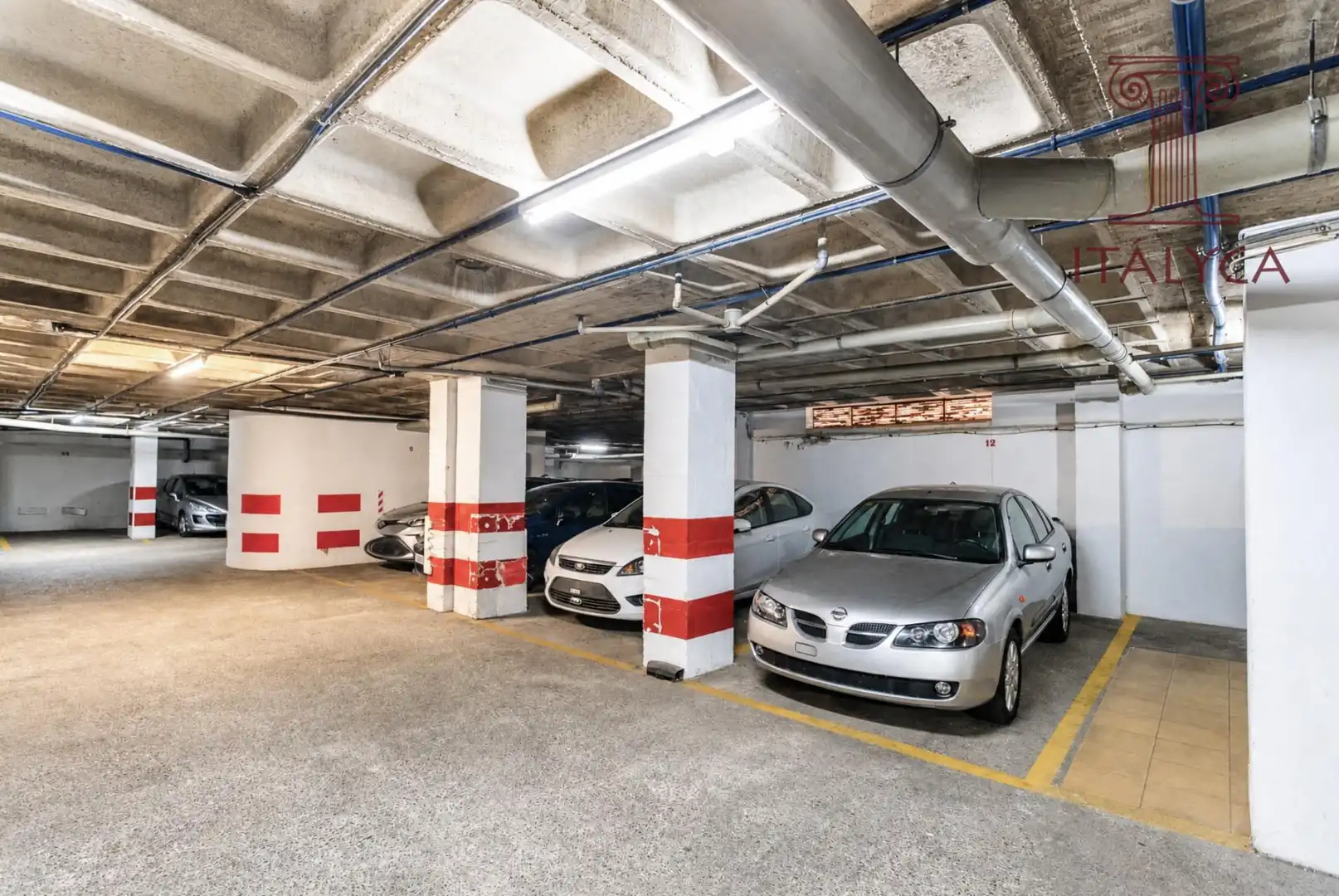 Parking of Flat for sale in Sevilla  with Air Conditioner, Heating and Terrace