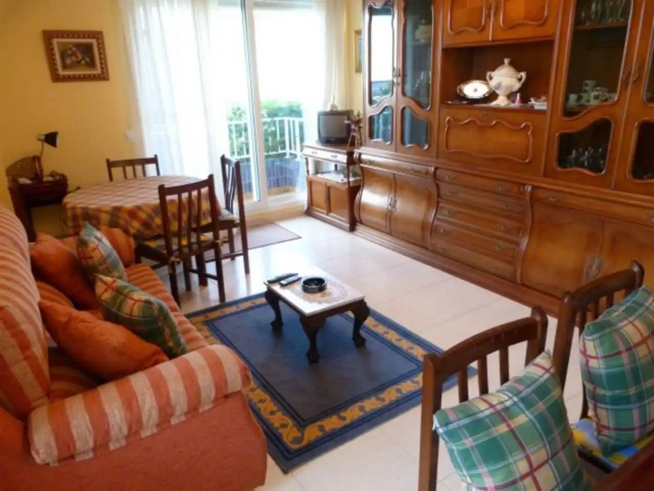 Sala d'estar de Apartament de lloguer en Noja amb Calefacció, Jardí privat i Terrassa