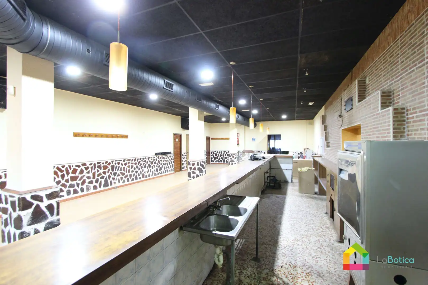 Kitchen of Commercial properties for sale in Ajofrín