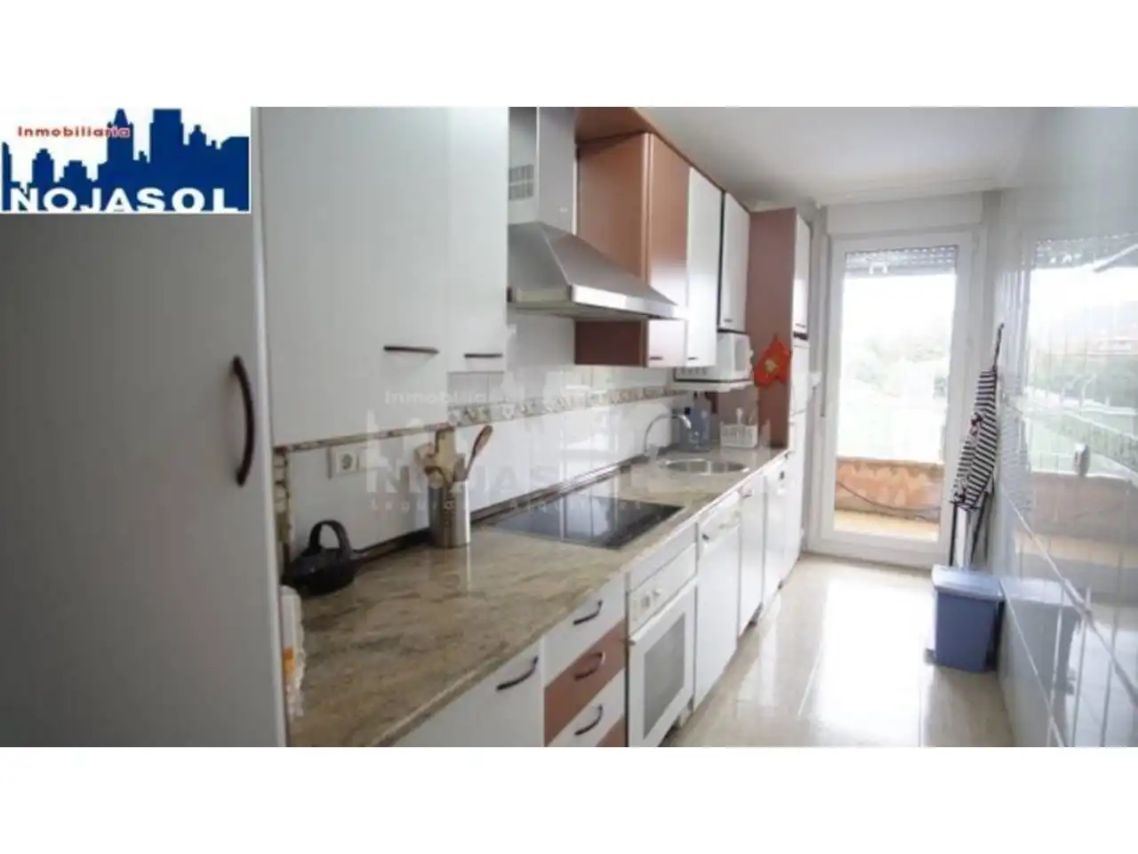 Cuina de Apartament de lloguer en Noja amb Calefacció, Terrassa i Traster