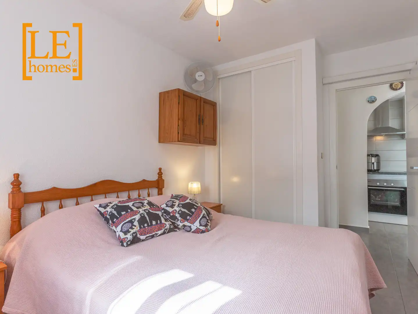 Habitación de Planta baja en venta en Torrevieja con Aire acondicionado, Amueblado y Horno