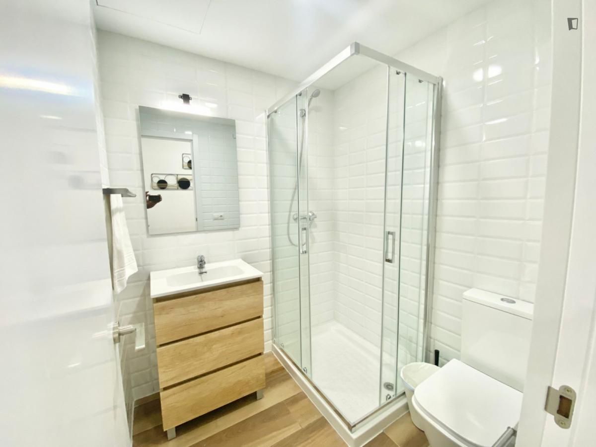 Baño de Apartamento de alquiler en  Madrid Capital con Amueblado, Lavadora y Internet