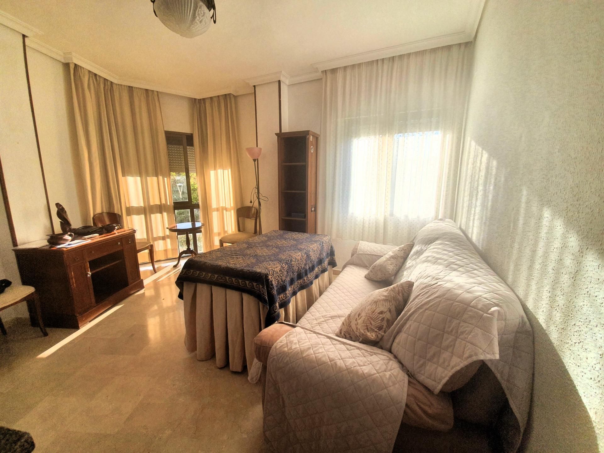 Bedroom of Flat to rent in  Sevilla Capital  with Air Conditioner, Heating and Terrace