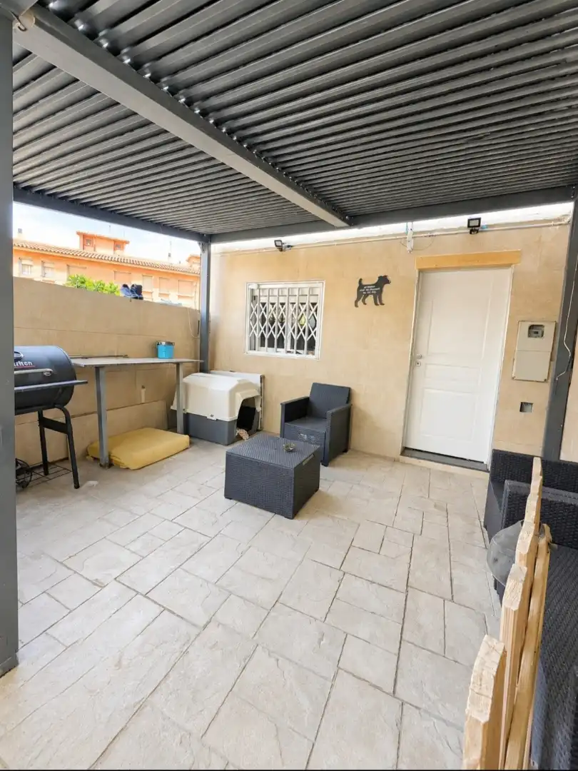 Terrassa de Casa o xalet en venda en Santa Coloma de Gramenet amb Aire condicionat, Calefacció i Jardí privat