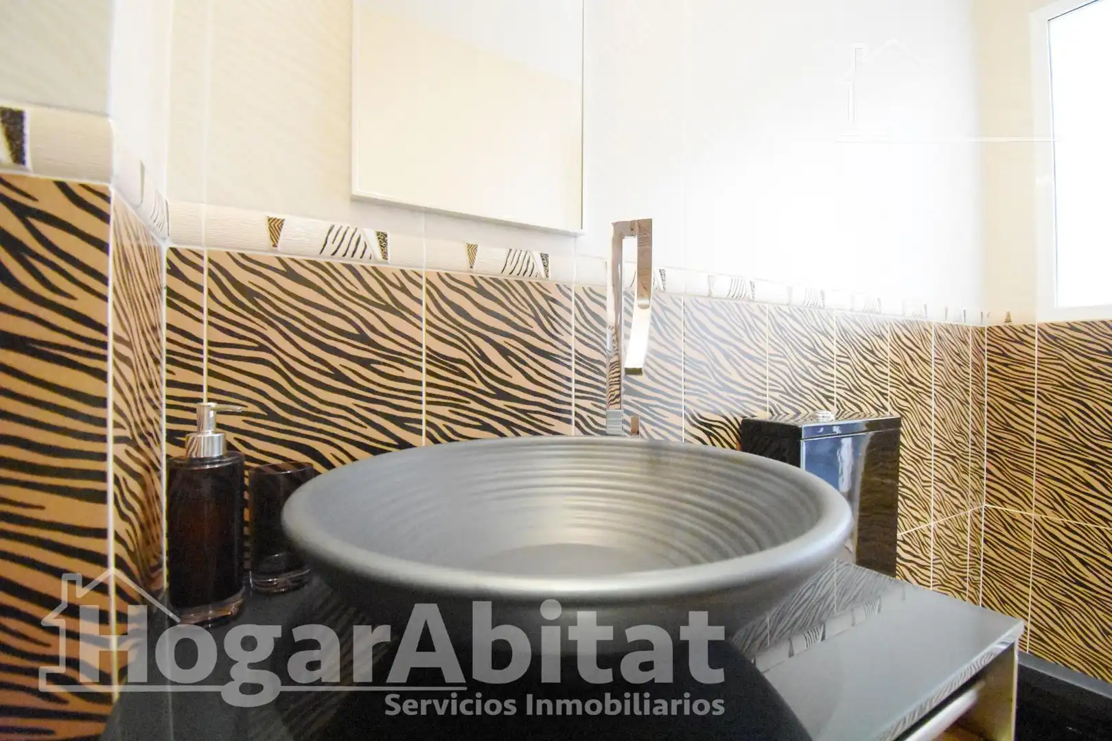 Bany de Pis en venda en L'Alqueria de la Comtessa amb Moblat i Jacuzzi
