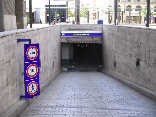 Garage for rent in Zaragoza