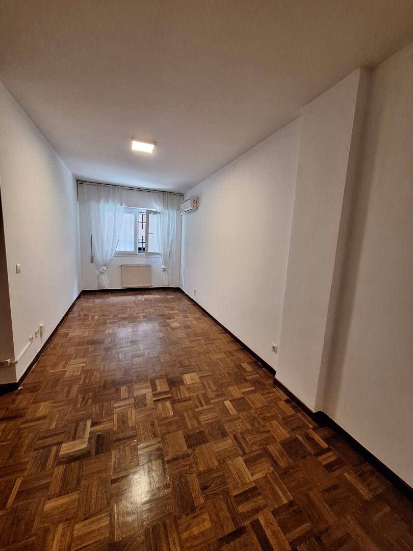 Dormitori de Pis de lloguer en  Madrid Capital amb Aire condicionat, Calefacció i Rentadora