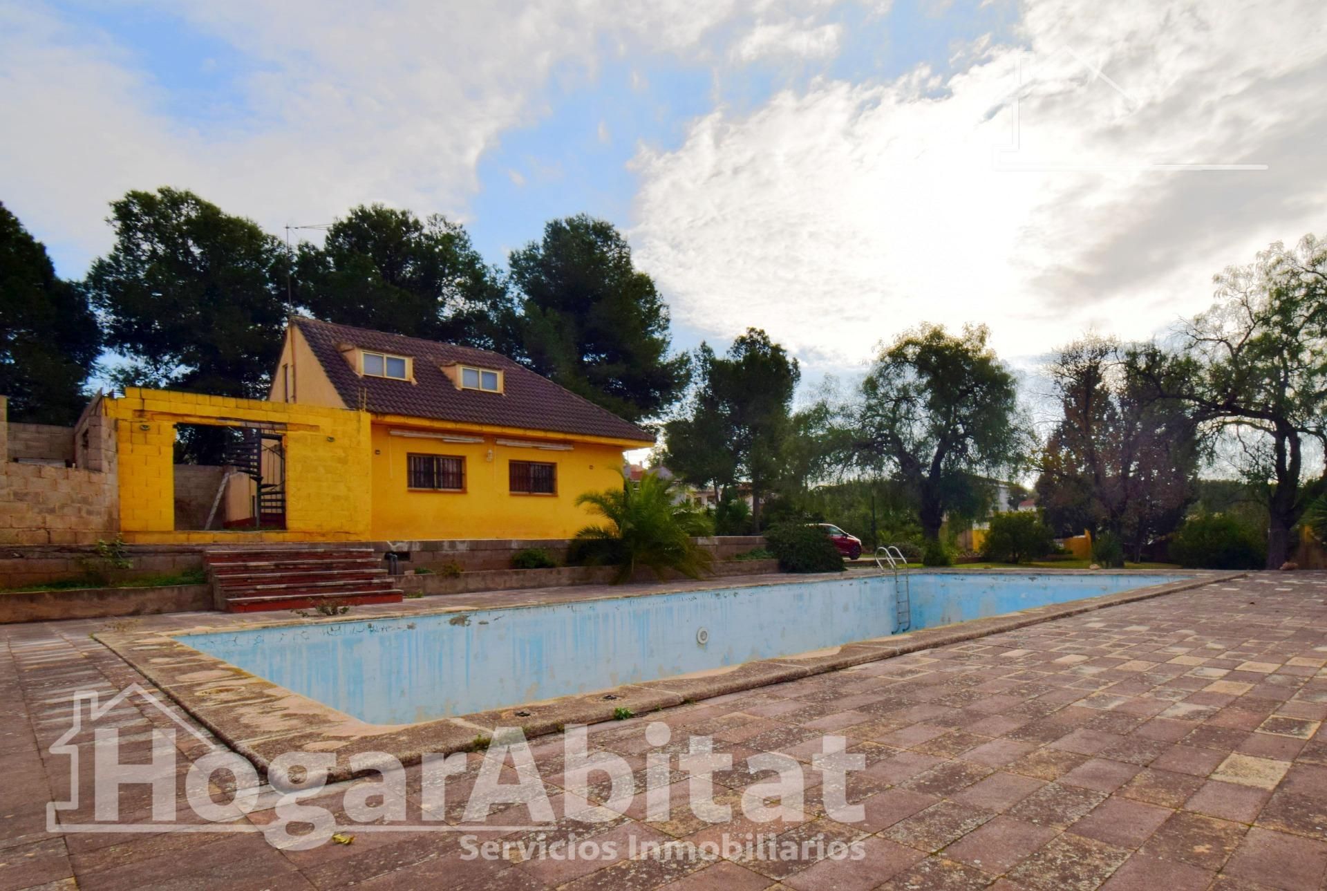Piscina de Casa o xalet en venda en Llíria amb Jardí privat, Terrassa i Traster