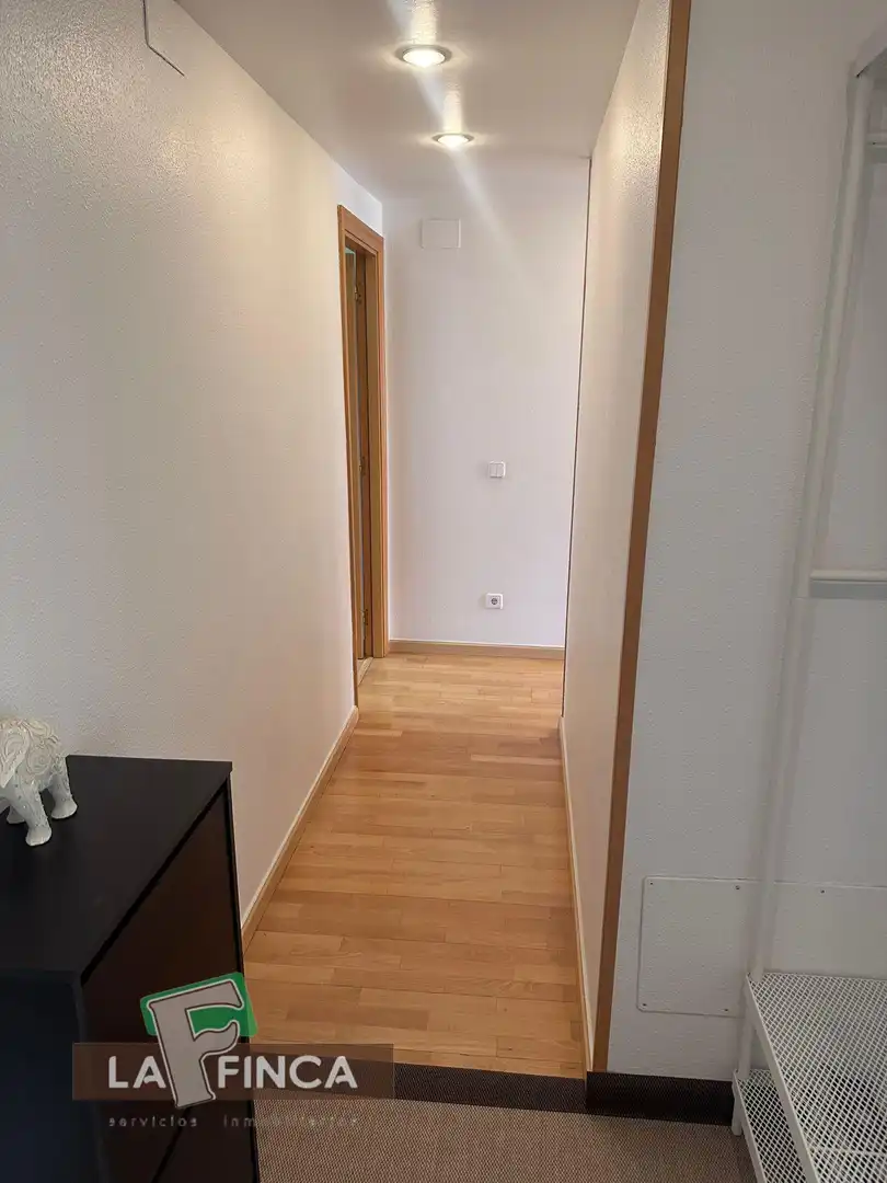Pis en venda en Oviedo  amb Calefacció, Parquet i Traster