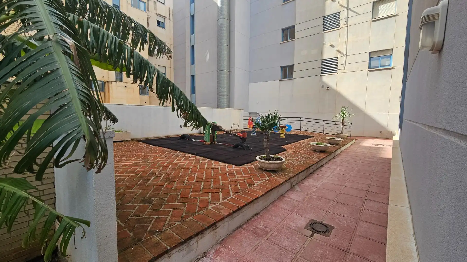 Terrassa de Planta baixa en venda en Málaga amb Aire condicionat, Jardí privat i Parquet