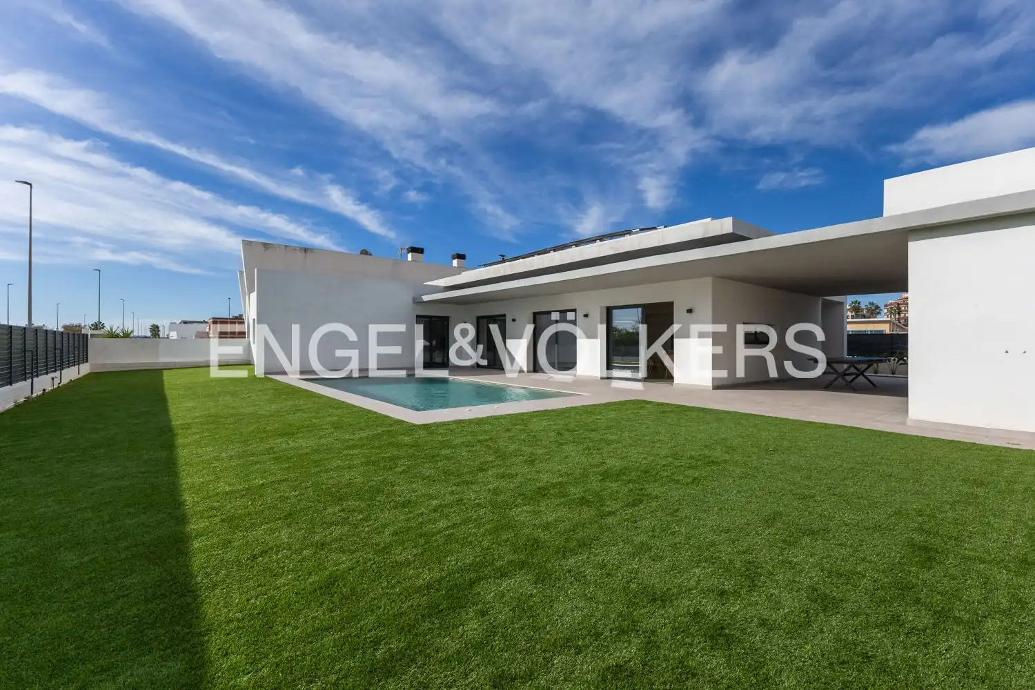 Vista exterior de Casa o xalet en venda en Burriana / Borriana amb Aire condicionat, Calefacció i Jardí privat