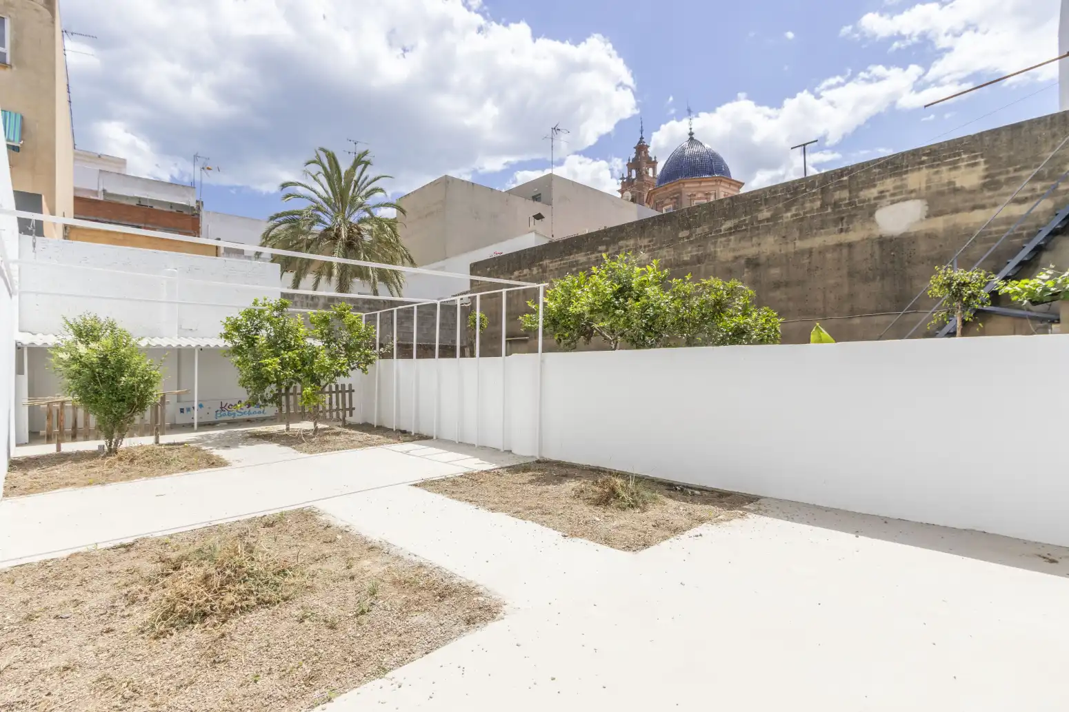 Vista exterior de Piso de alquiler en Foios con Jardín privado y Terraza