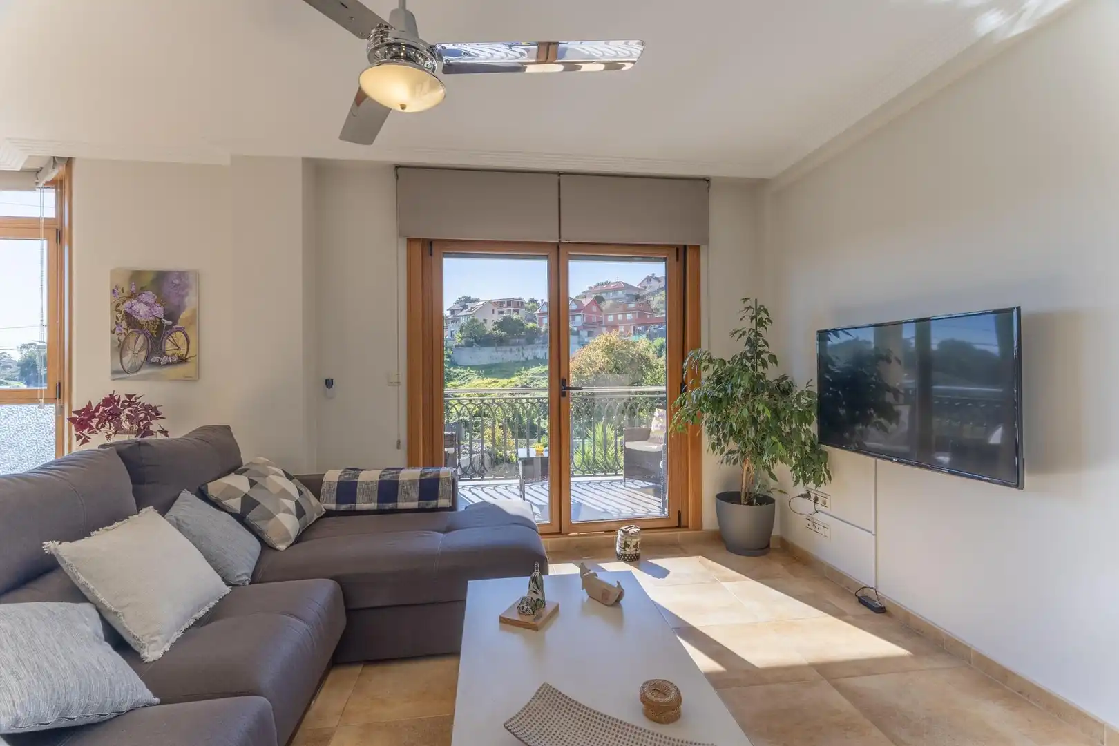 Sala de estar de Casa adosada en venta en Moaña con Calefacción, Terraza y Amueblado