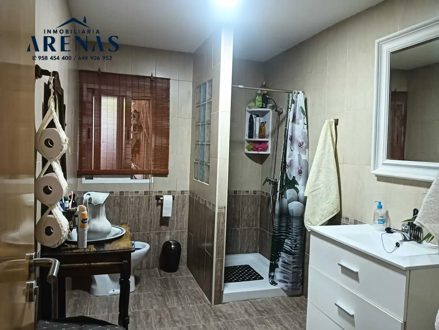 Bathroom of Houses for sale in Fuente Vaqueros