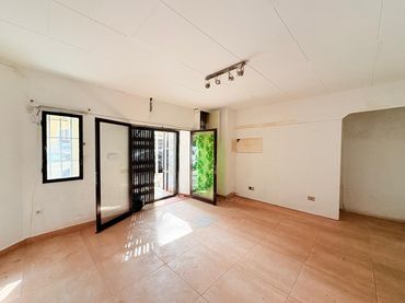 Baixos en venda a Carrer del Doctor Trueta 151