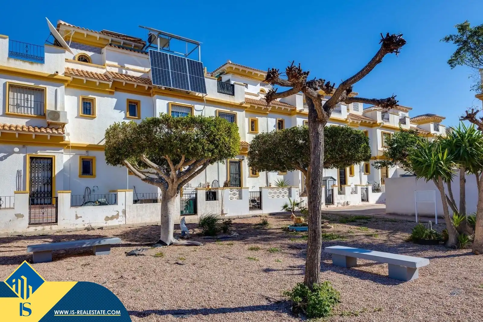 Vista exterior de Dúplex en venda en Torrevieja amb Terrassa, Moblat i Piscina comunitària