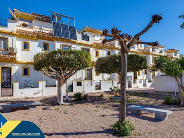 Dúplex amb piscina en venda a Nueva Torrevieja - Aguas Nuevas