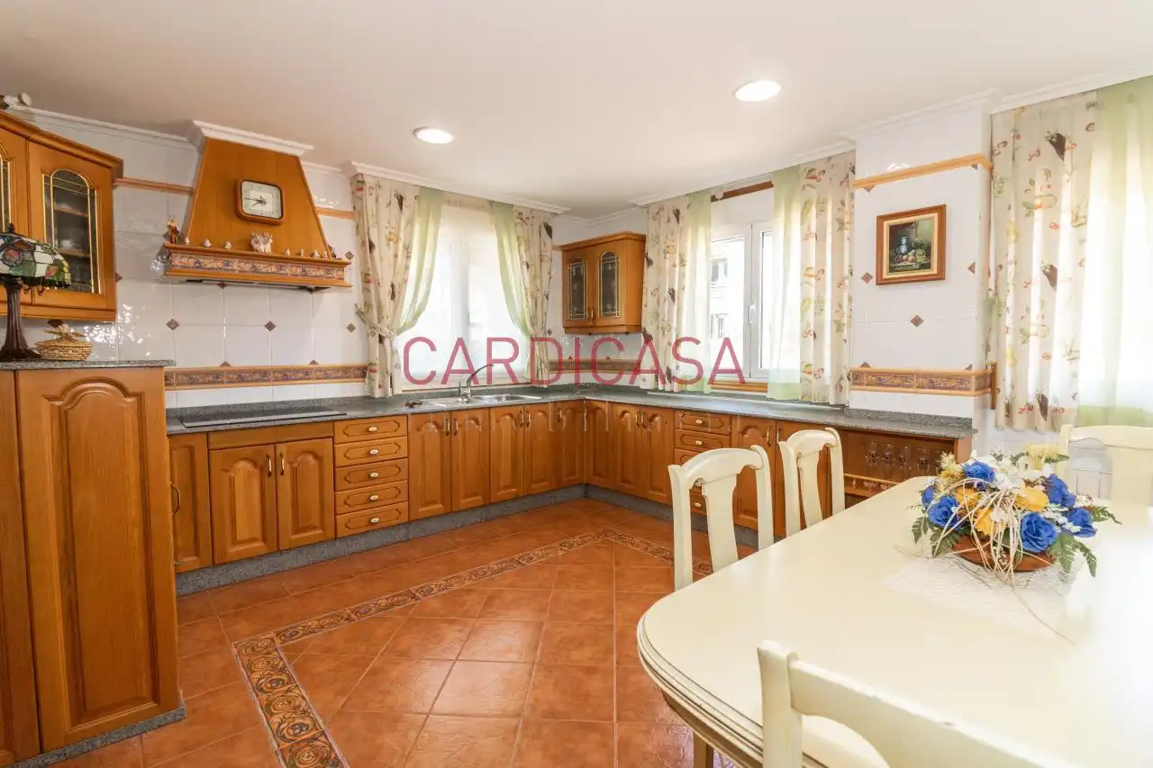 Cocina de Casa o chalet en venta en Vigo  con Calefacción, Jardín privado y Parquet