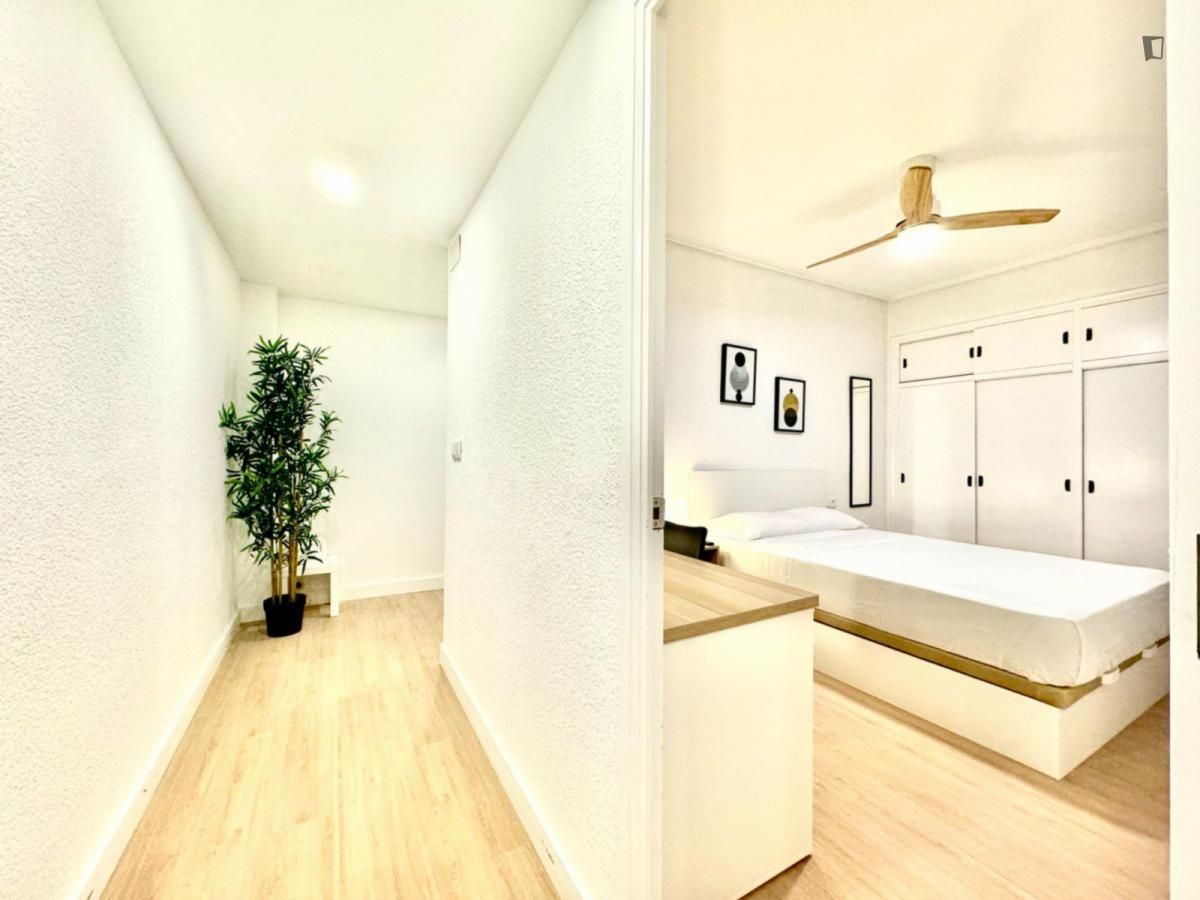 Dormitori de Apartament per a compartir en Elche / Elx amb Moblat, Forn i Rentadora