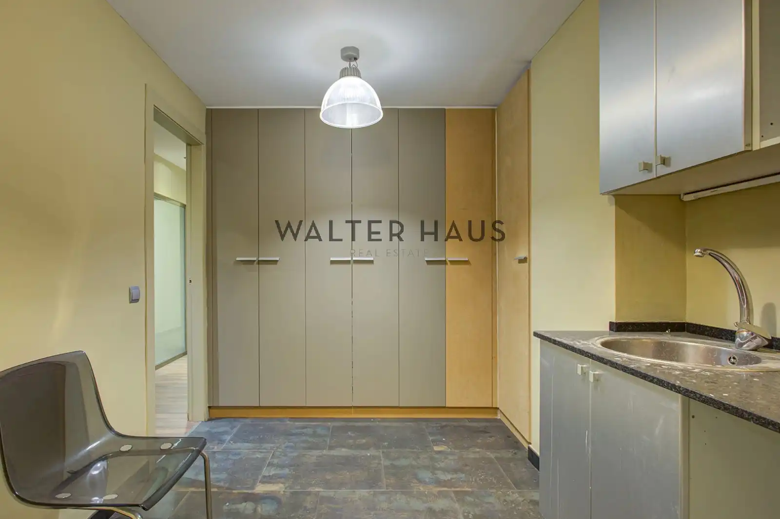 Office for sale in Barcelona  with Air Conditioner