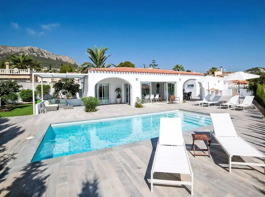 Vista exterior de Casa o chalet en venta en Calpe / Calp con Aire acondicionado, Calefacción y Amueblado