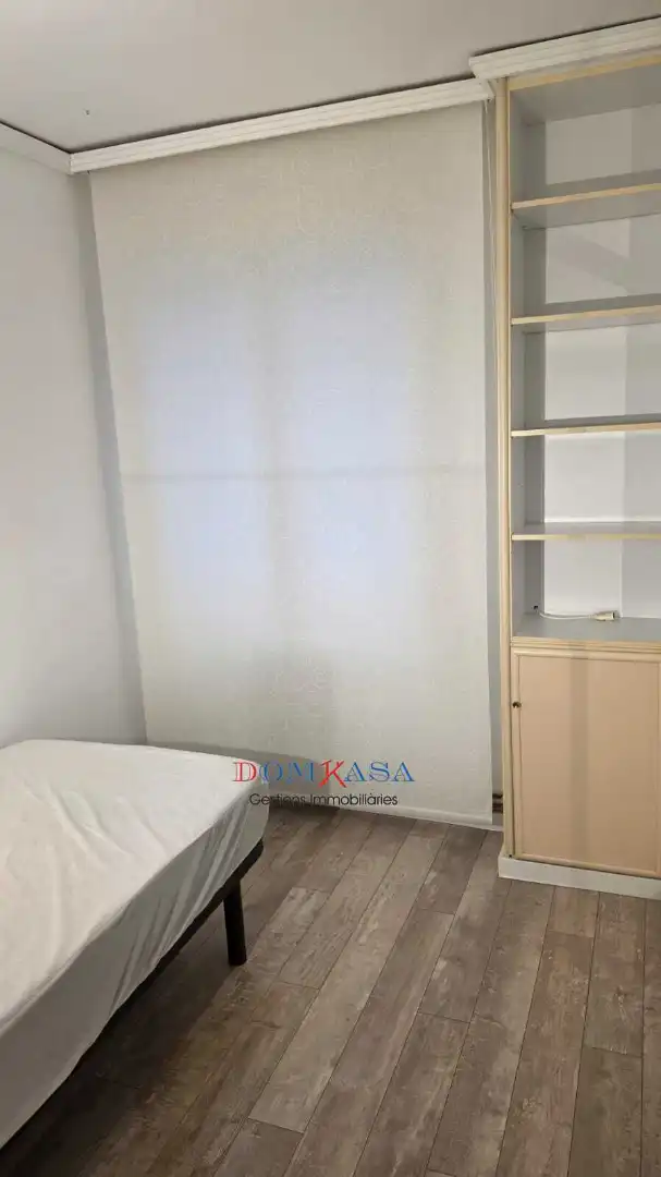 Flat with terrace for sale in Plaça 1 d'octubre 10, imagen 7