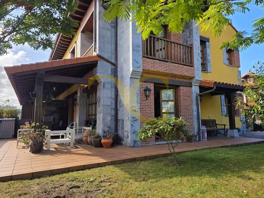 Vista exterior de Casa o chalet en venta en Ribadedeva con Calefacción, Jardín privado y Terraza