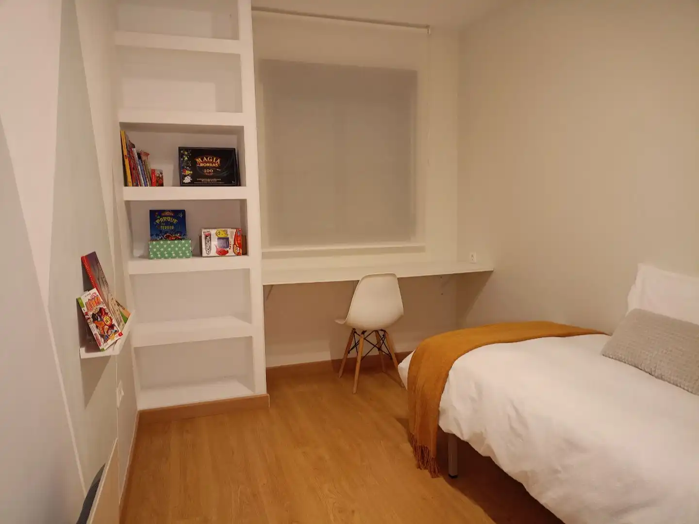 Bedroom of Flat for sale in Monachil  with Air Conditioner