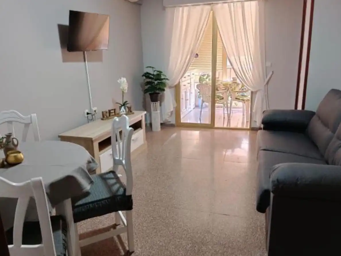 Sala de estar de Piso de alquiler en Santa Pola con Amueblado, Lavadora y Microondas