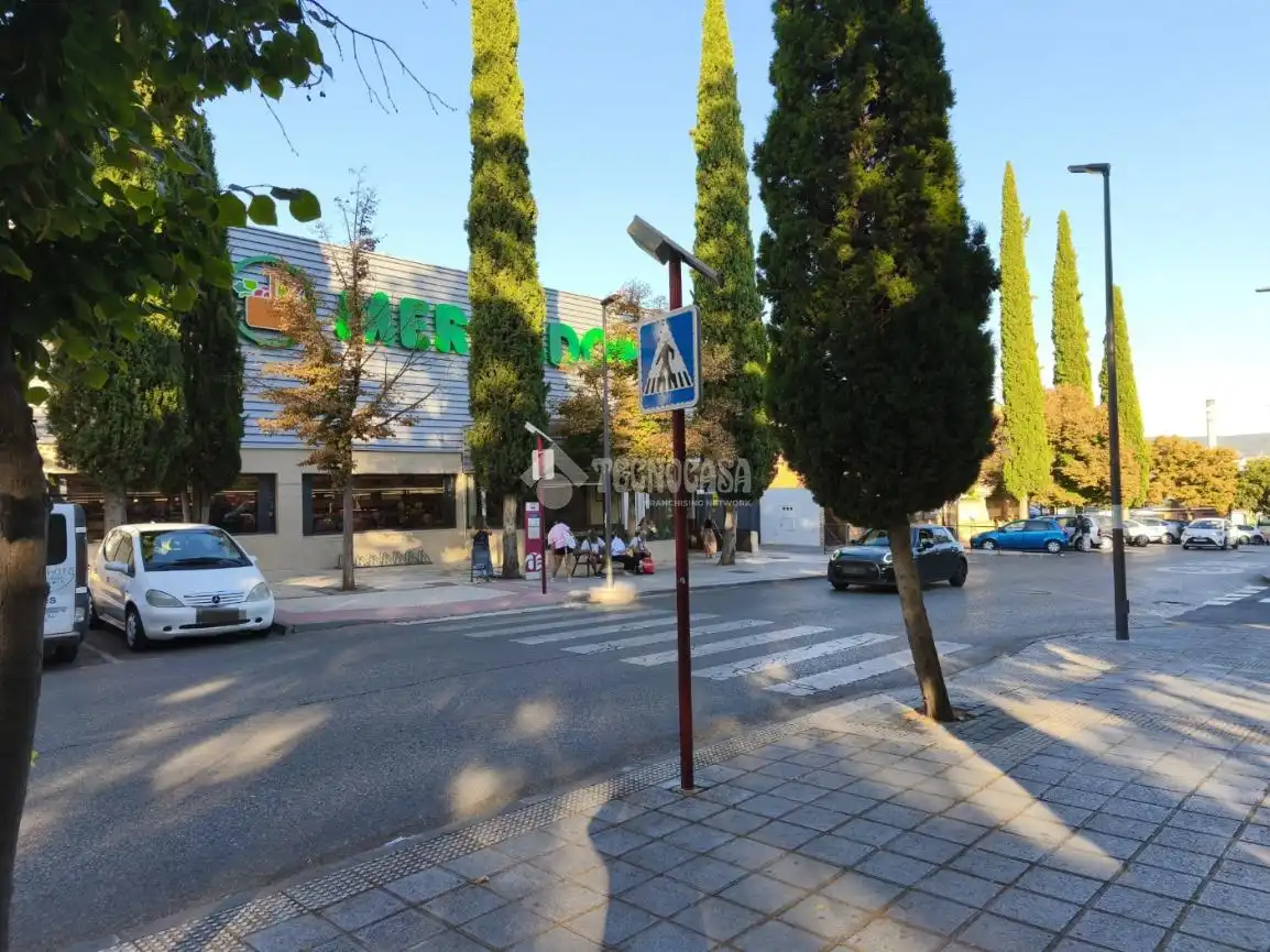 Vista exterior de Pis en venda en Azuqueca de Henares amb Aire condicionat, Calefacció i Balcó