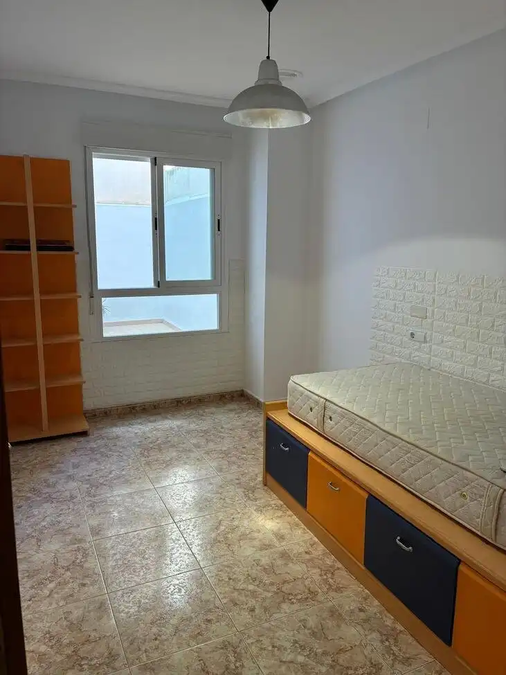 Habitación de Apartamento en venta en Almoradí con Calefacción, Terraza y Amueblado