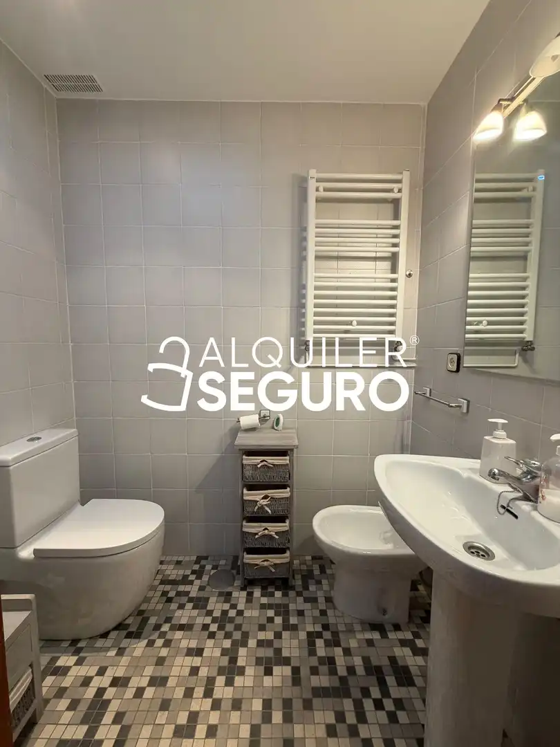 Bathroom of Houses for rent in Majadahonda  with Heating, Terrace and Swimming Pool