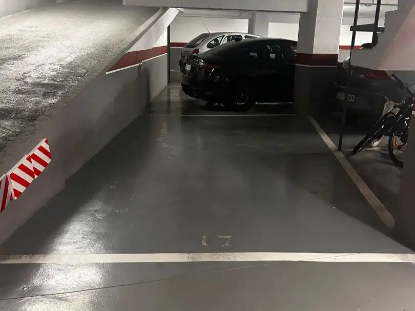 Aparcament de Garatge de lloguer en Oviedo 