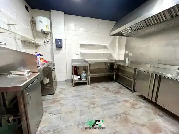 Local comercial en venda a Baeza, imagen 7