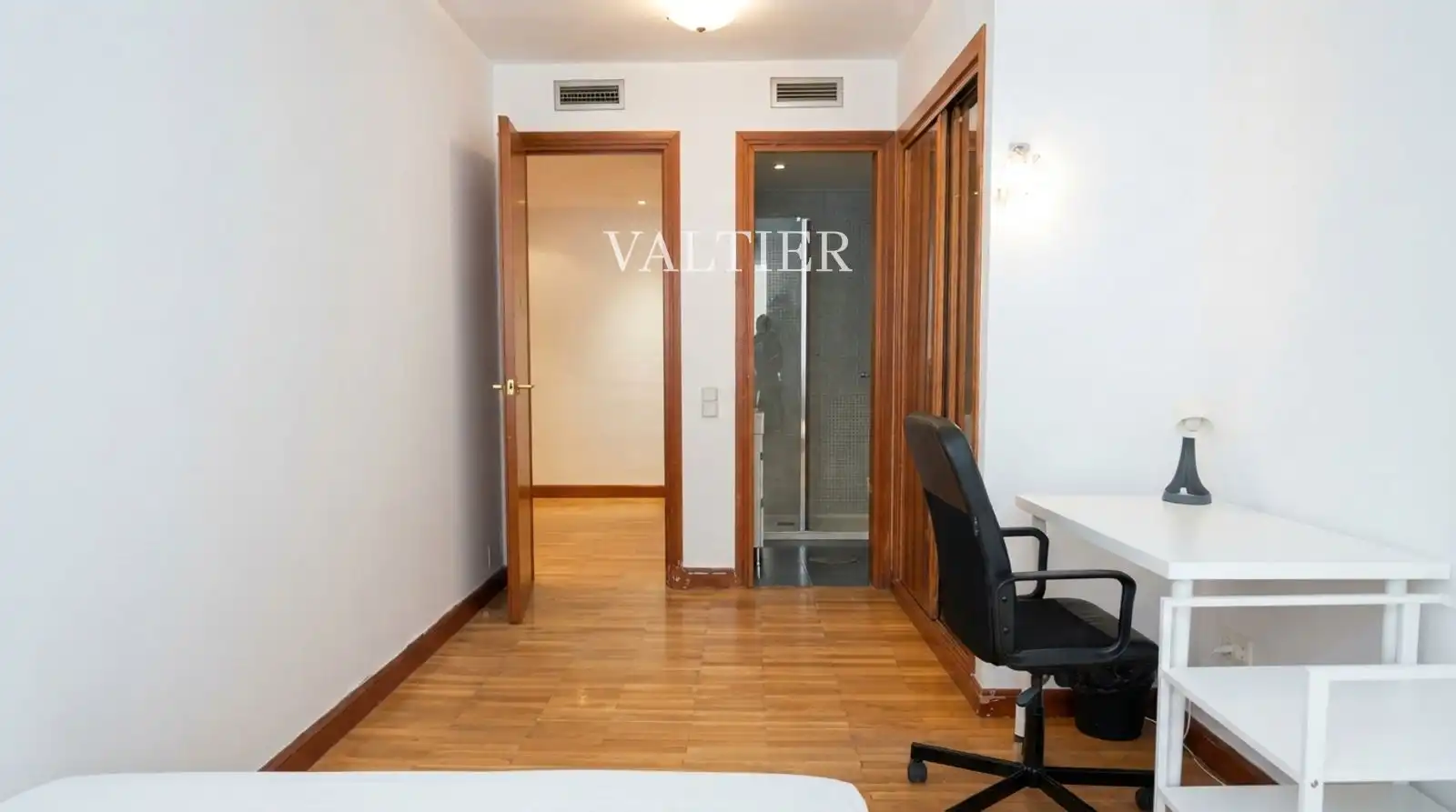 Bedroom of Flat for rent in Chamberí