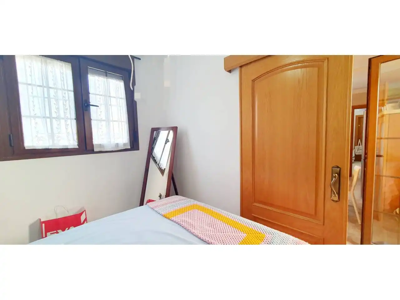 Habitación de Casa adosada en venta en Roquetas de Mar con Aire acondicionado, Calefacción y Jardín privado