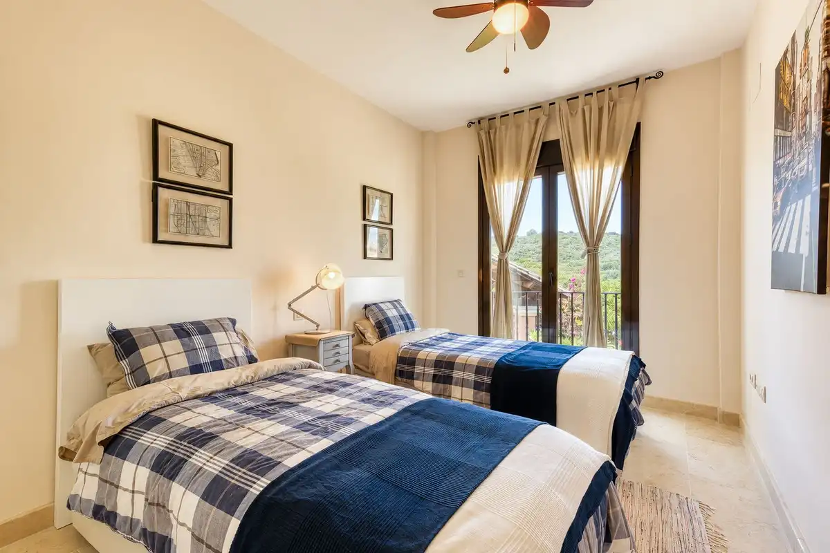 Habitación de Casa adosada en venta en Estepona con Aire acondicionado, Terraza y Alarma