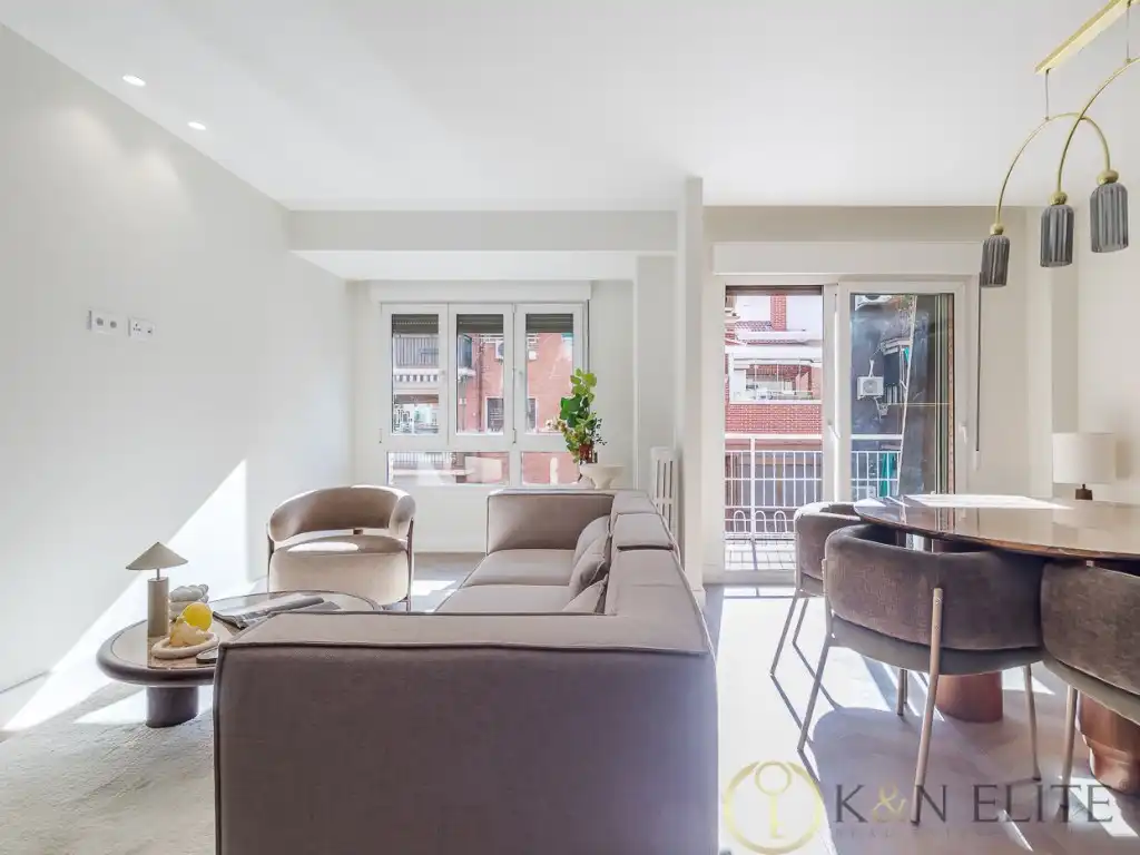 Living room of Flat for sale in Chamartín