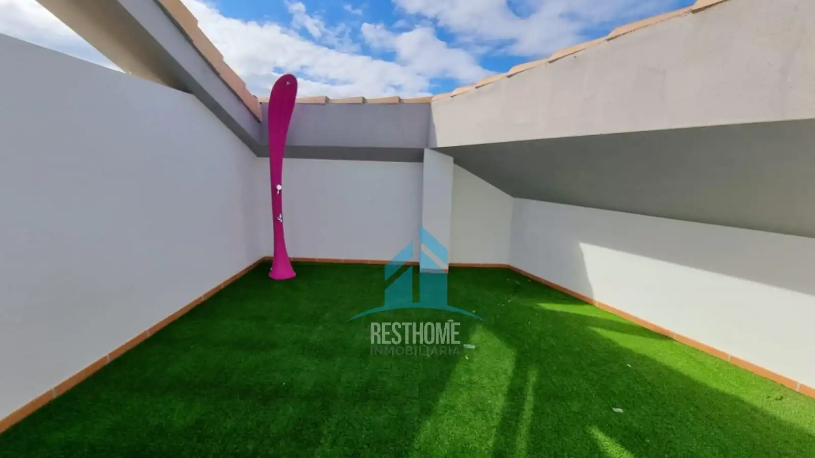 Terraza de Dúplex de alquiler en Gandia con Aire acondicionado, Calefacción y Parquet
