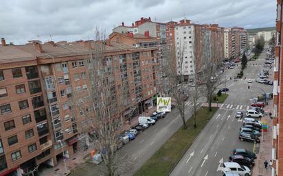 Vista exterior de Pis en venda en Burgos Capital