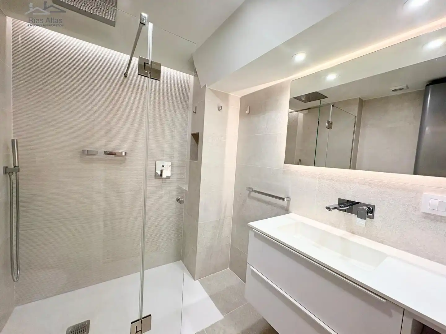 Baño de Piso en venta en A Coruña Capital  con Calefacción