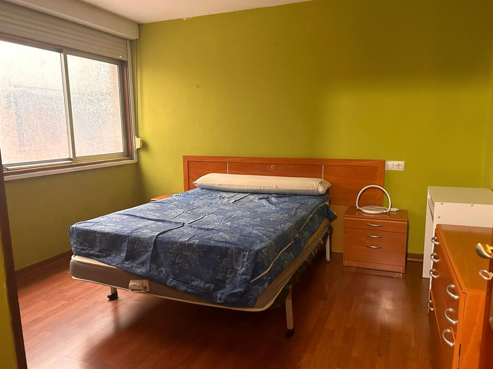 Dormitori de Apartament de lloguer en Santiago de Compostela  amb Calefacció i Moblat