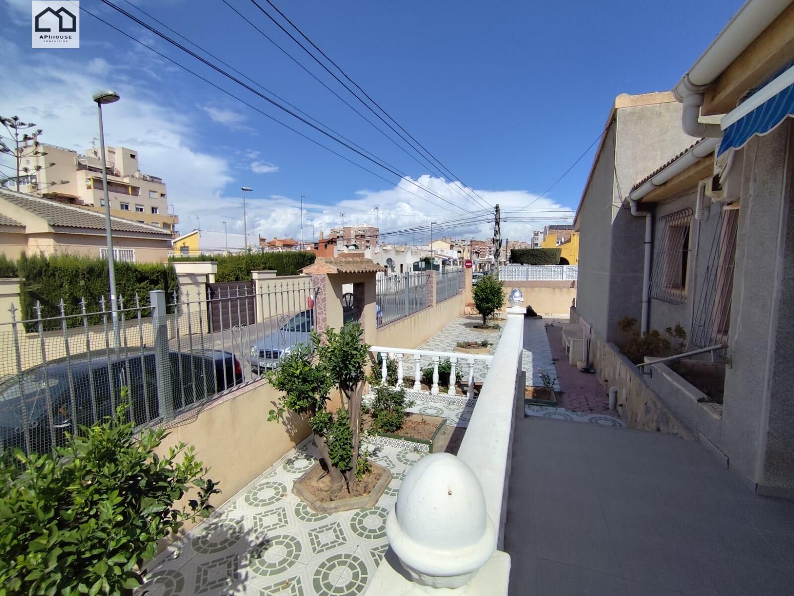 Exterior view of House or chalet for sale in Torrevieja  with Air Conditioner