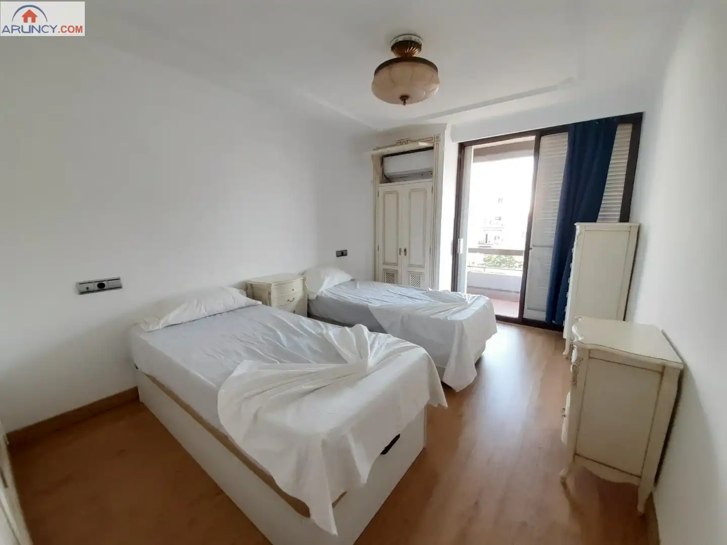 Schlafzimmer von Wohnung zur Miete in Sevilla mit Klimaanlage, Privatgarten und Parkett