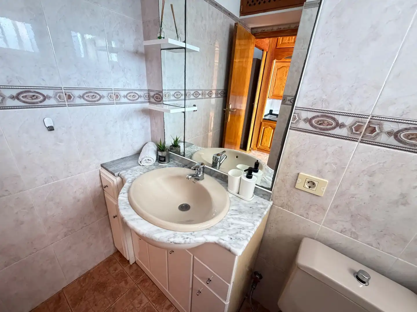 Baño de Estudio en venta en Puerto de la Cruz con Amueblado y Piscina comunitaria